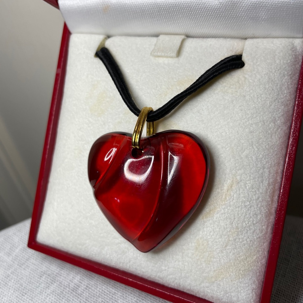 Baccarat crystal heart necklace